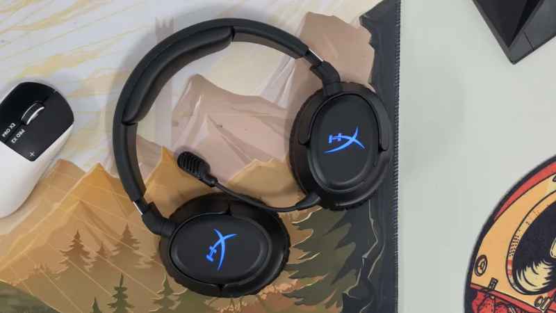 بررسی HyperX Cloud Flight 2: هدست بی‌سیم راحت با باتری طولانی